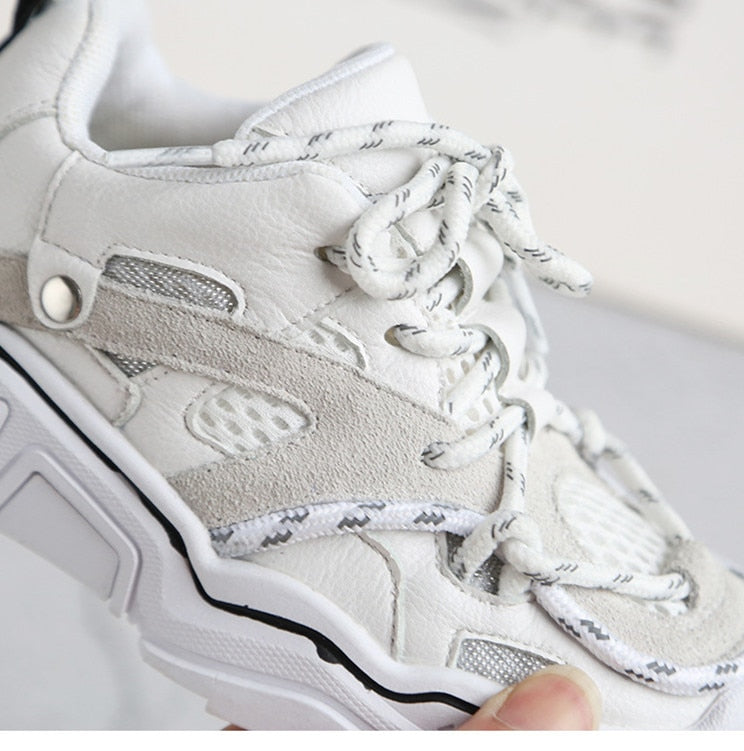 סניקרס זוהרות בחושך- איימי