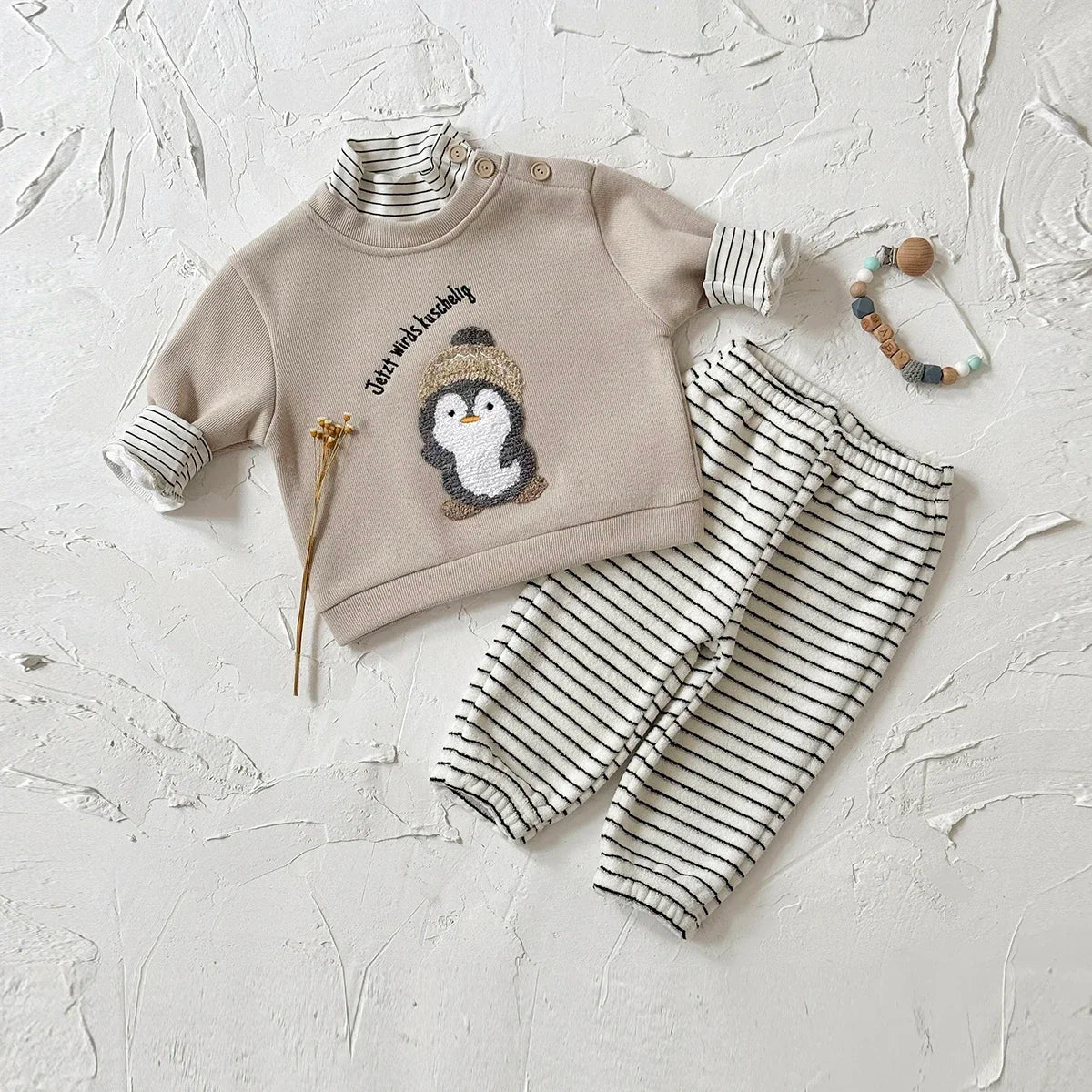 סט קפוצ'ון ומכנסיים דגם פיגווין