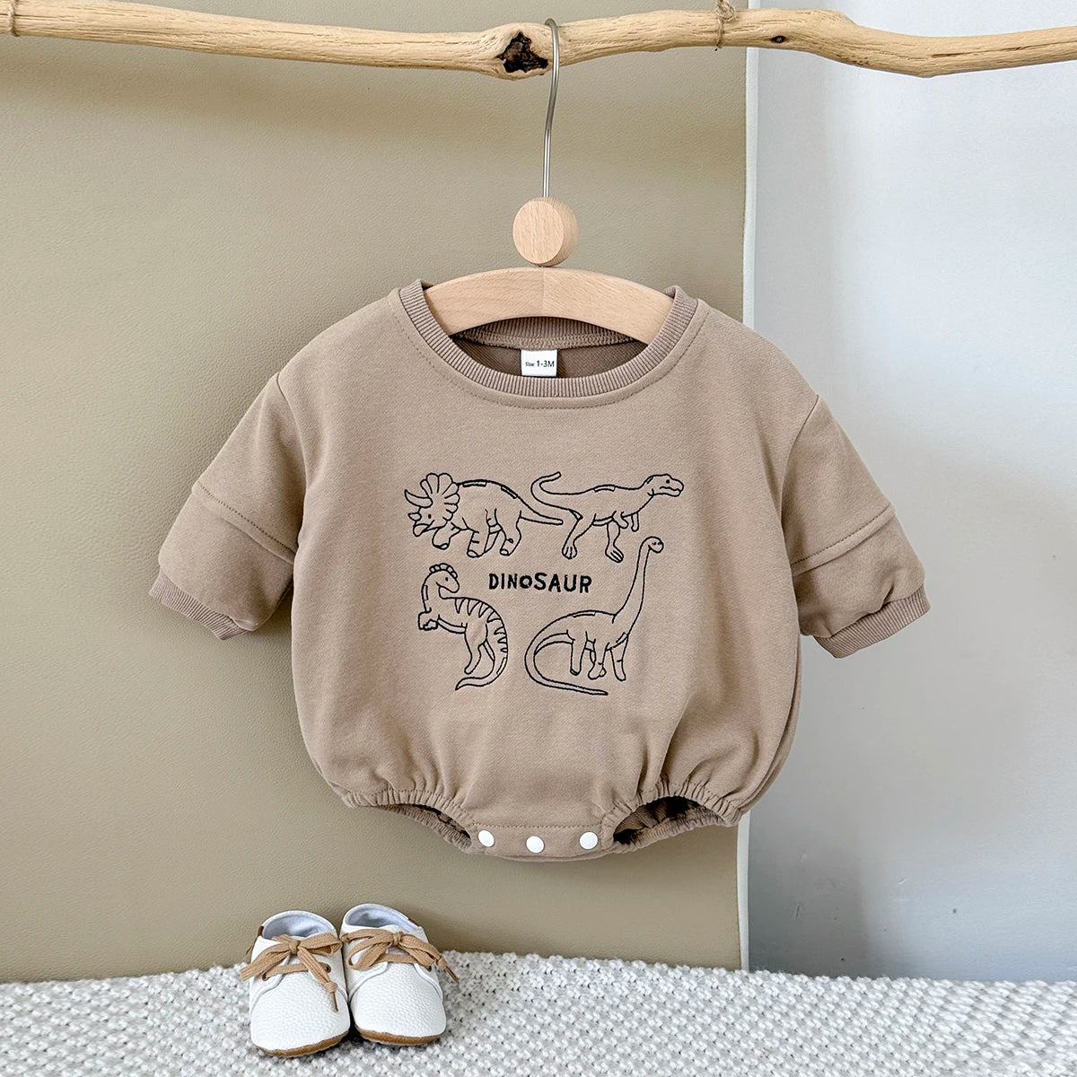 אוברול חולצת דינוזאור