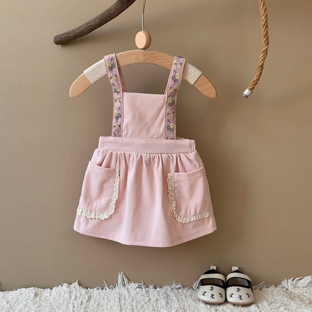 חצאית רצועת-צ׳לסי